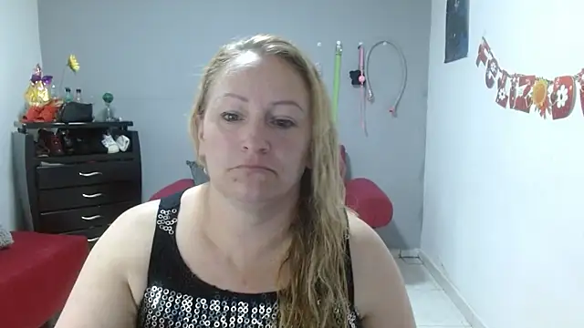 emperabigbootybigass online show from March 3, 2025, 6:33 pm