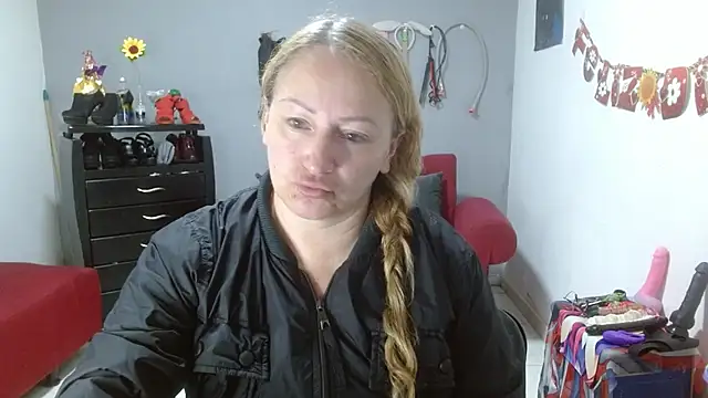 emperabigbootybigass online show from March 18, 2025, 12:14 pm