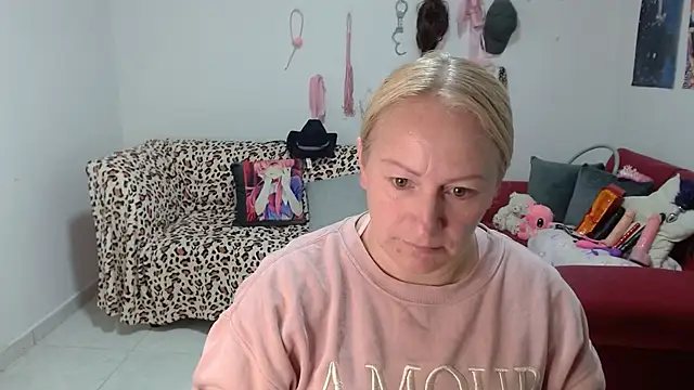 emperabigbootybigass online show from April 13, 2026, 12:10 pm