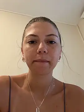 Snapshot of emilycoco chatting on June 14, 2026, 8:33 pm emilycoco online show from June 14, 2026, 8:33 pm