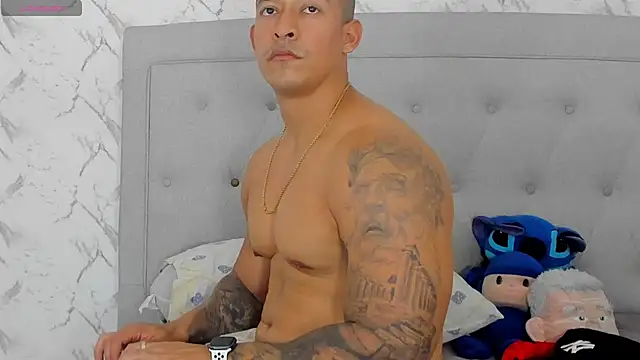 luigiferrara online show from December 13, 2025, 7:53 pm