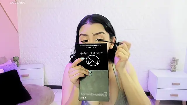 Snapshot of Violetaa_diazz chatting on February 9, 2026, 9:30 pm Violetaa diazz online show from February 9, 2026, 9:30 pm