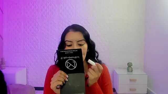 Violetaa diazz online show from March 25, 2026, 9:10 pm