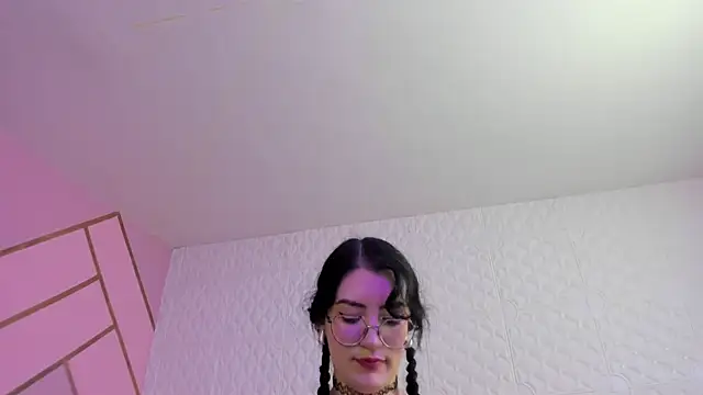 Snapshot of Violetaa_diazz chatting on April 28, 2026, 2:27 am Violetaa diazz online show from April 28, 2026, 2:27 am