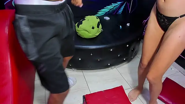 Living room online show from February 18, 2026, 11:33 pm