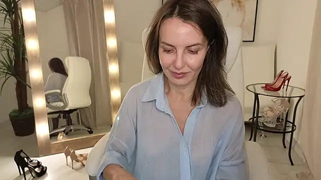 Beylly online show from March 11, 2025, 1:26 am