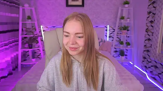 EmilySunshineS online show from April 18, 2026, 5:44 am