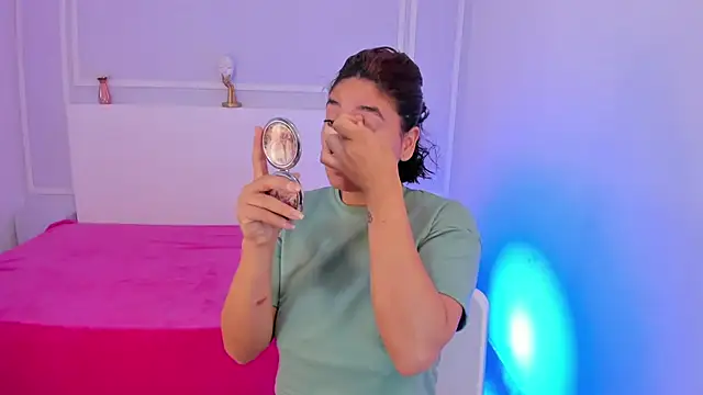 Snapshot of ScarlettWet9 chatting on January 14, 2025, 4:04 am ScarlettWet9 online show from January 14, 2025, 4:04 am