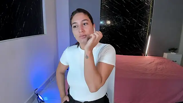 Snapshot of ScarlettWet9 chatting on March 21, 2025, 3:55 am ScarlettWet9 online show from March 21, 2025, 3:55 am