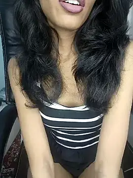 Snapshot of glam_goddess chatting on December 3, 2024, 9:01 pm glam goddess online show from December 3, 2024, 9:01 pm