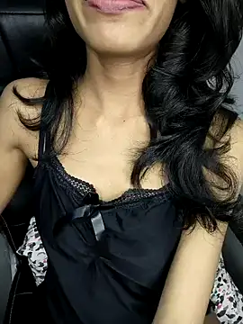 Snapshot of glam_goddess chatting on December 23, 2024, 10:12 pm glam goddess online show from December 23, 2024, 10:12 pm