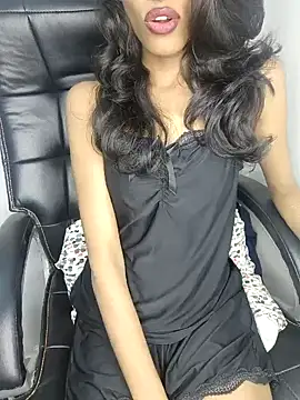 Snapshot of glam_goddess chatting on December 24, 2024, 5:05 am glam goddess online show from December 24, 2024, 5:05 am