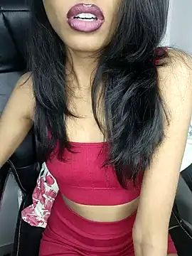 Snapshot of glam_goddess chatting on January 3, 2025, 12:22 am glam goddess online show from January 3, 2025, 12:22 am