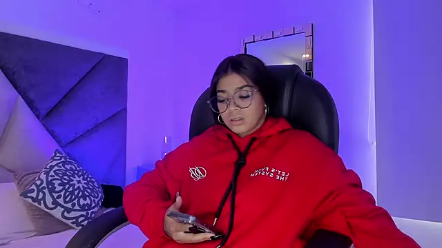 GiaFu online show from November 13, 2025, 5:01 pm