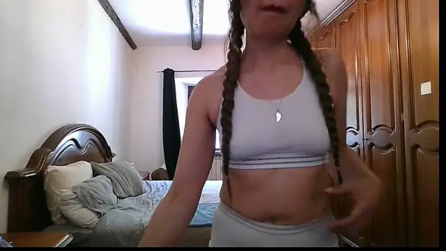 Snapshot of KarolinaReaper chatting on May 26, 2026, 12:23 pm KarolinaReaper online show from May 26, 2026, 12:23 pm