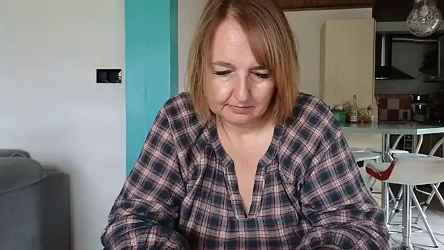 Sandcoq online show from May 4, 2026, 8:43 am