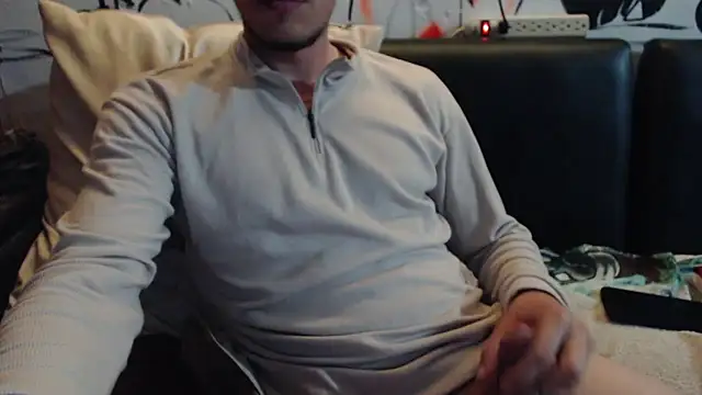 Snapshot of roystonee01 chatting on February 7, 2026, 8:40 am roystonee01 online show from February 7, 2026, 8:40 am