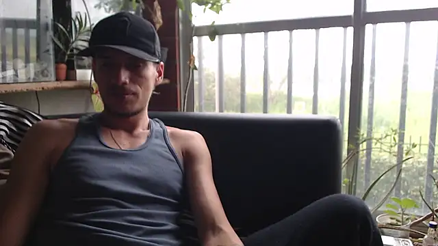 Snapshot of roystonee01 chatting on February 8, 2026, 1:14 pm roystonee01 online show from February 8, 2026, 1:14 pm