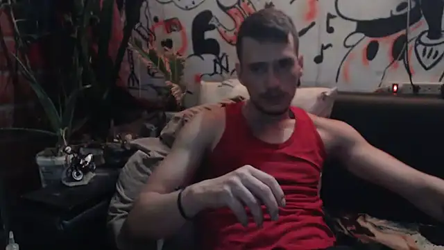 Snapshot of roystonee01 chatting on April 14, 2026, 1:55 am roystonee01 online show from April 14, 2026, 1:55 am