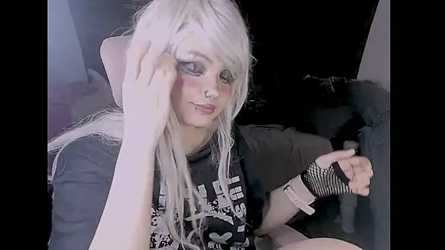 Snapshot of madokapruriens chatting on September 17, 2025, 5:09 am madokapruriens online show from September 17, 2025, 5:09 am