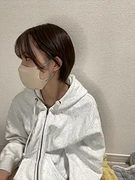 -x MIU x online show from March 17, 2025, 10:17 am