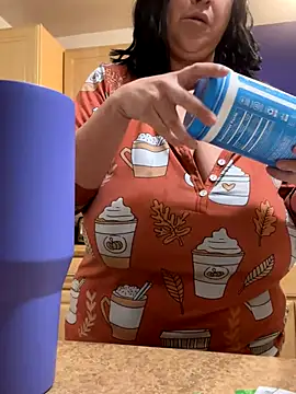 AlyssiaAmoreXO online show from October 30, 2025, 2:40 pm