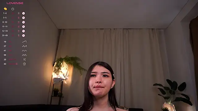 Snapshot of AlthenaBramblett chatting on December 7, 2024, 7:54 pm AlthenaBramblett online show from December 7, 2024, 7:54 pm