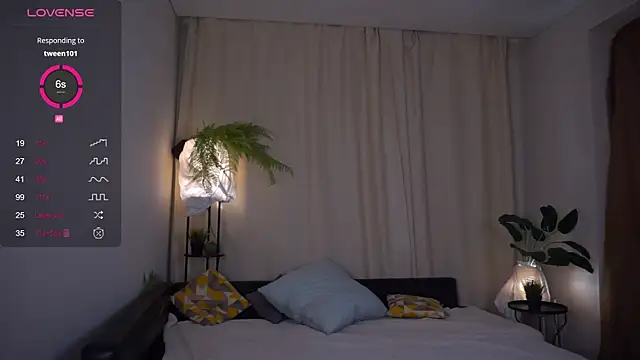 Snapshot of AlthenaBramblett chatting on December 10, 2024, 5:55 pm AlthenaBramblett online show from December 10, 2024, 5:55 pm