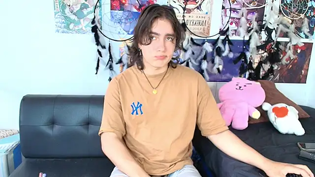 lukashollow  online show from October 3, 2025, 3:53 pm