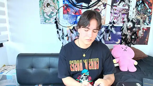 lukashollow  online show from October 14, 2025, 7:25 pm