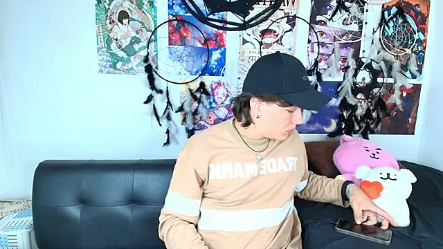 lukashollow  online show from October 26, 2025, 1:22 am