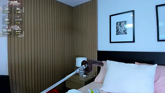 doll bella  online show from September 18, 2025, 8:00 pm