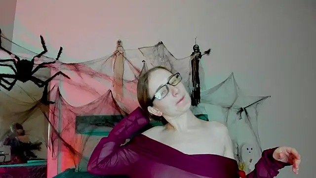 L1ittle kitty  online show from October 25, 2025, 5:37 am