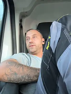 Lecatore80 online show from November 13, 2025, 3:55 pm