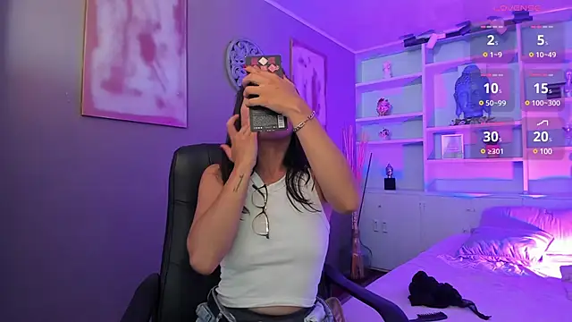 Snapshot of Lucy_Williiams chatting on March 15, 2025, 7:59 pm Lucy Williiams online show from March 15, 2025, 7:59 pm