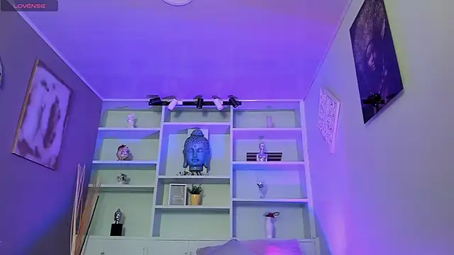 Snapshot of Lucy_Williiams chatting on March 18, 2025, 10:26 pm Lucy Williiams online show from March 18, 2025, 10:26 pm