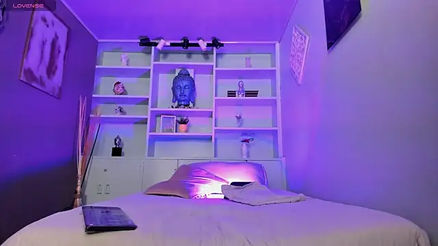 Snapshot of Lucy_Williiams chatting on March 19, 2025, 7:27 pm Lucy Williiams online show from March 19, 2025, 7:27 pm