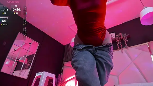 Snapshot of Lucy_Williiams chatting on September 11, 2025, 12:27 pm Lucy Williiams online show from September 11, 2025, 12:27 pm