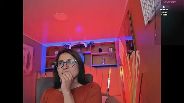 Snapshot of Lucy_Williiams chatting on October 20, 2025, 11:10 am Lucy Williiams online show from October 20, 2025, 11:10 am