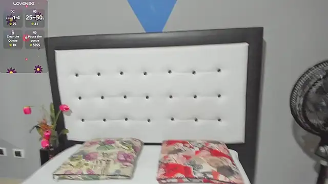 valeria hurtado online show from February 26, 2025, 2:59 am