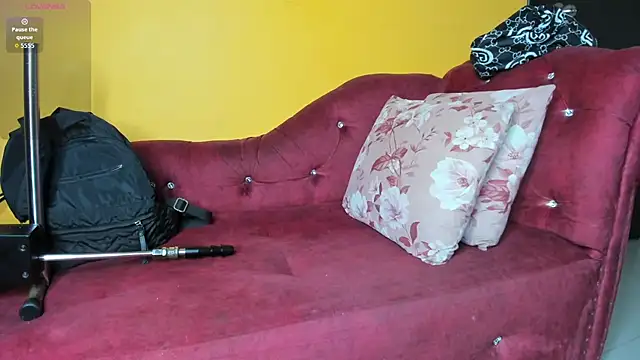 valeria hurtado online show from October 2, 2025, 2:07 am