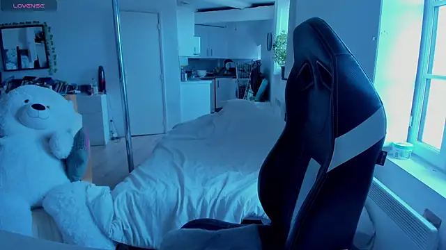 CeriseLapine online show from March 14, 2025, 9:24 am