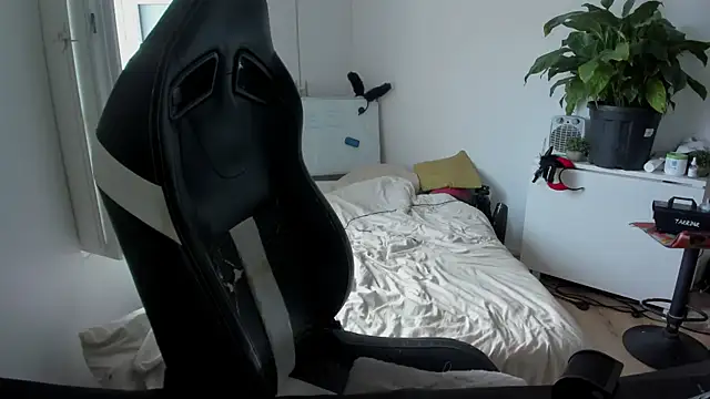 CeriseLapine online show from September 10, 2025, 9:09 am