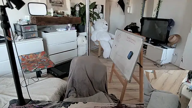 CeriseLapine online show from January 11, 2026, 11:37 am