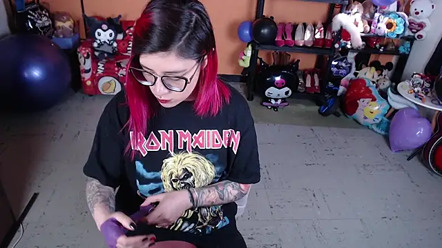 MissMiia2 online show from September 12, 2025, 2:06 pm