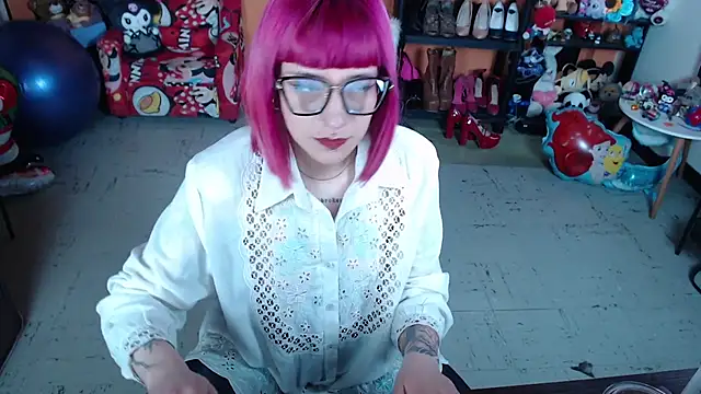 MissMiia2 online show from January 6, 2026, 7:17 pm