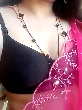 Indianhyna online show from February 17, 2025, 8:19 am