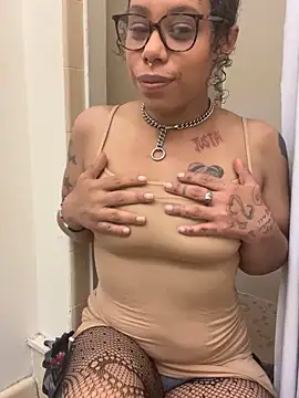 Snapshot of Princess_Desirae chatting on May 7, 2026, 6:19 am Princess Desirae online show from May 7, 2026, 6:19 am