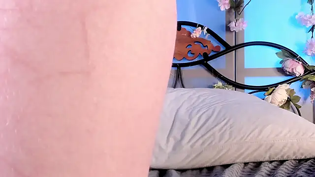 Snapshot of LilianSwall chatting on December 16, 2024, 8:58 pm LilianSwall online show from December 16, 2024, 8:58 pm