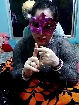 Snapshot of Raja_Ranii chatting on January 12, 2025, 5:33 pm Raja Ranii online show from January 12, 2025, 5:33 pm